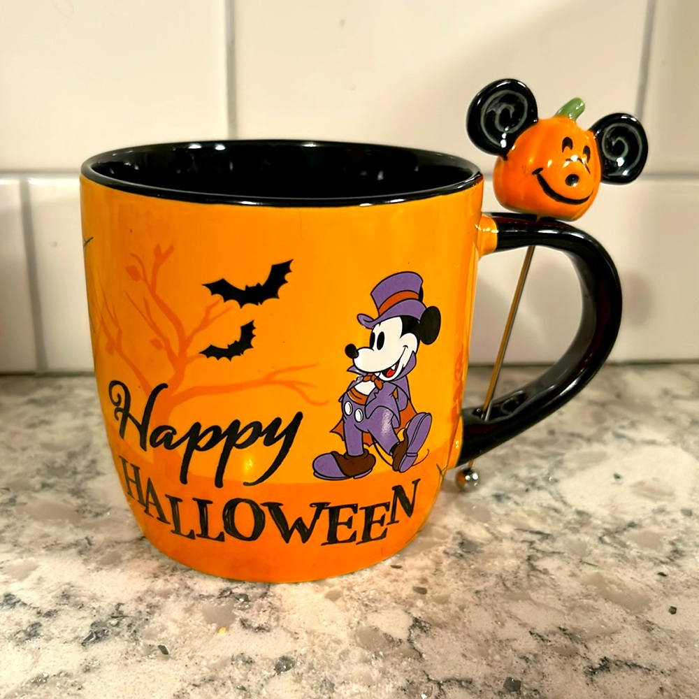 Halloween Mickey and friends mug with Jack-o’-lantern Mickey stirrer, 14oz.